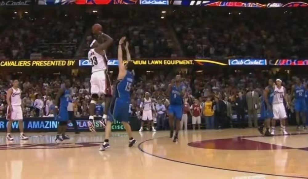  快船乔治准绝杀，加时险胜鹈鹕保住季后赛席位